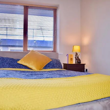 Newly Refurbished 2 Bedroom In Temple Bar アパート