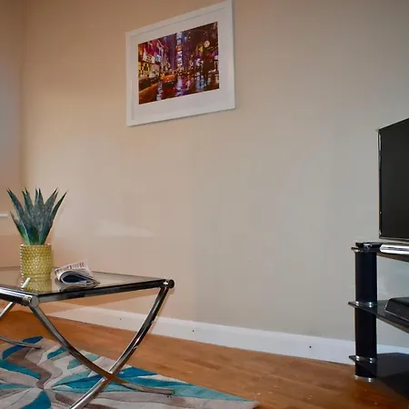 Newly Refurbished 2 Bedroom In Temple Bar Apartment